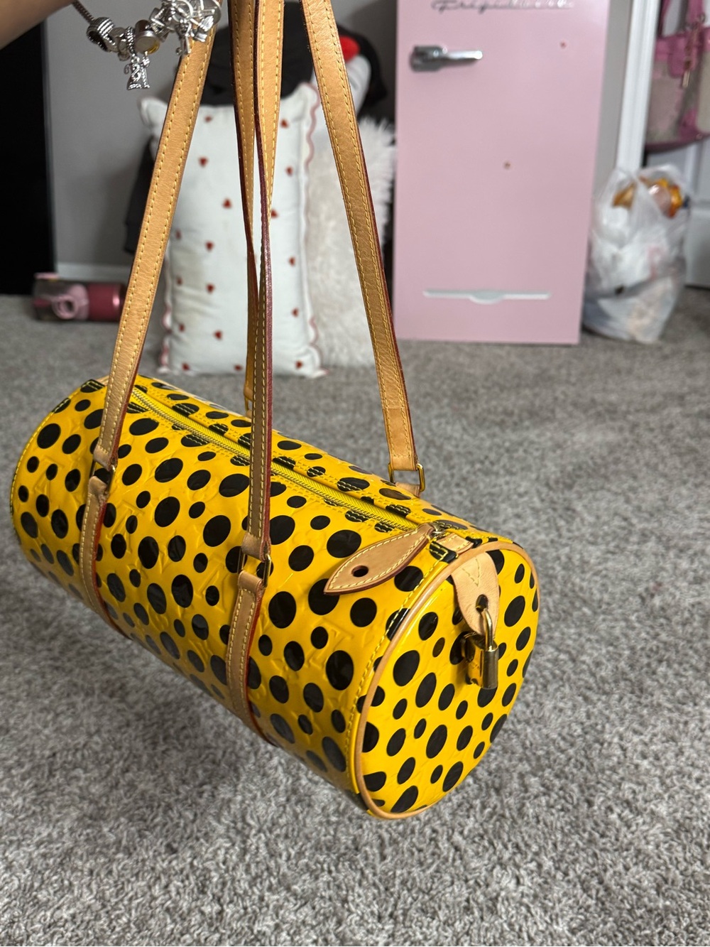 Louis Vuitton × Yayoi Kusama
2012 Papillon Infinity Dots shoulder bag. - Picture 4 of 8